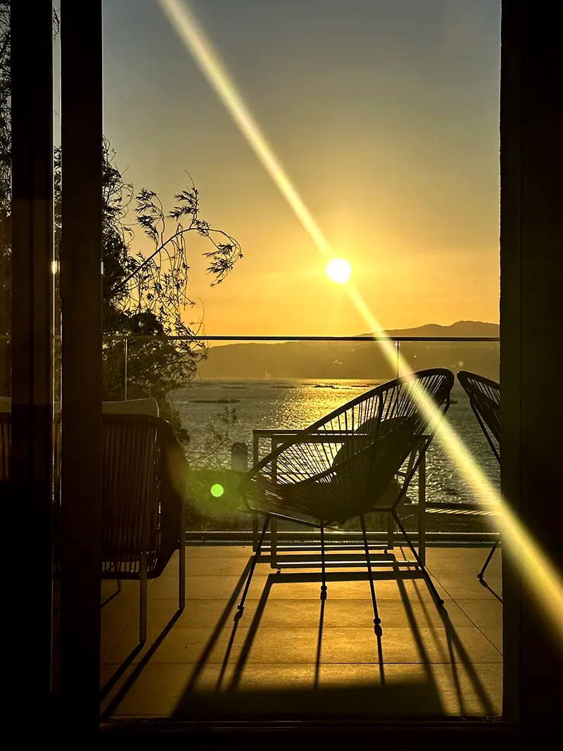 atardecer desde terraza hotel leal